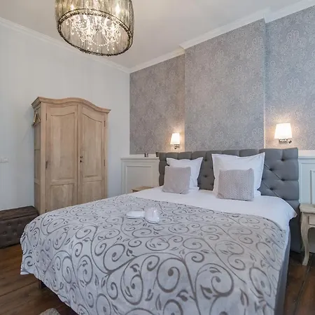 Boutique Caelus Vii